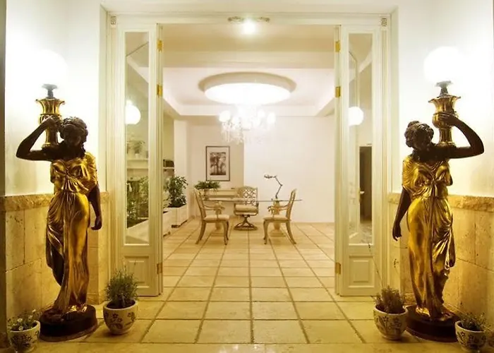 La Vista Boutique & (adults Only) فندق كوشاداسيه